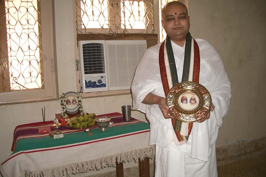 Girish Ji at Tirupati Balaji before shaving hairs and after donating hairs going for Darshan. April 2004